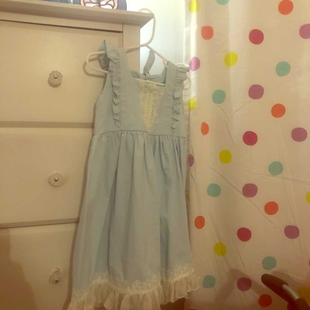 Girls dress